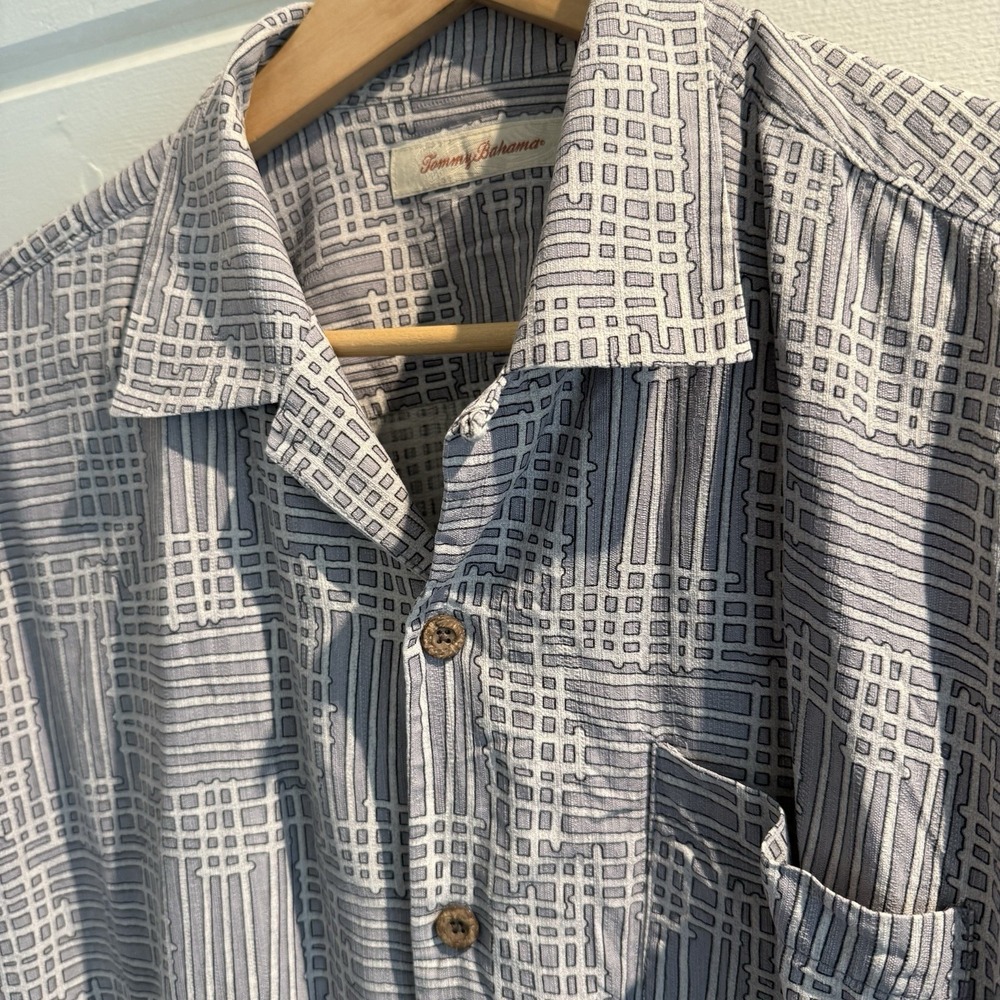 Tommy Bahama Men's  Silk Geometric Button Front Hawaiian Shirt Gray, Large